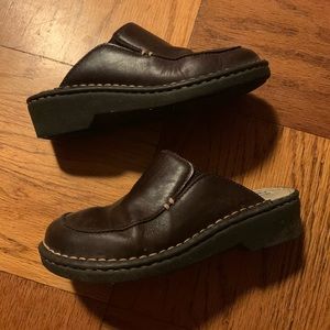 Cherokee leather clogs in brown